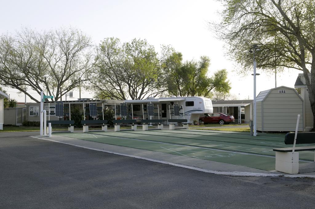 Kenwood Rv Resort La Feria Exterior photo